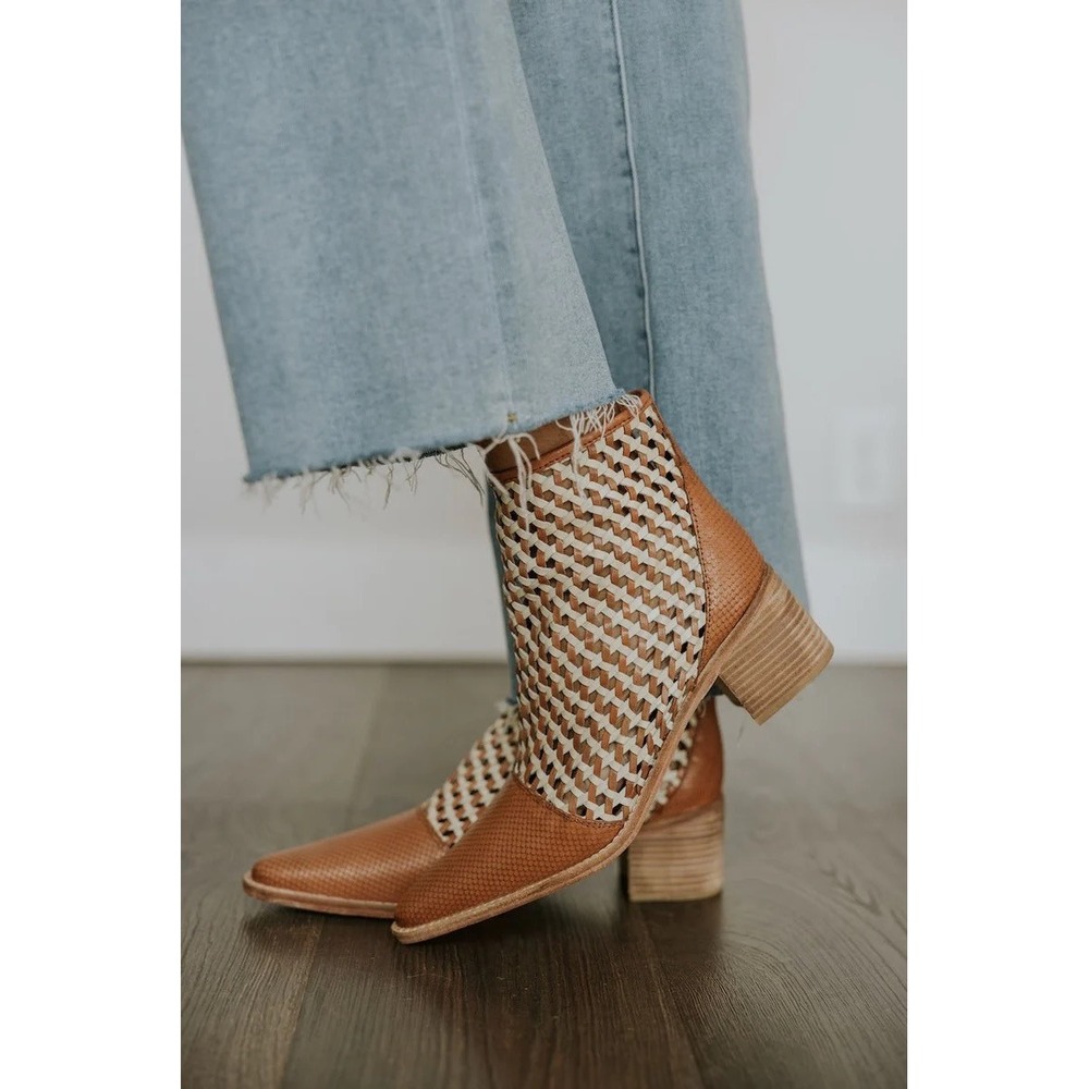 ROOLEE Opening Night‎ Woven Ankle Boots Brown Point Toes Western Southwestern 7